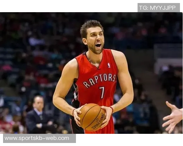 空间型中锋沃尔夫表现出色27号秀8投5中三分球4投3中贡献13分4篮板4助攻 空间型中锋沃尔夫表现出色27号秀8投5中三分球4投3中贡献13分4篮板4助攻