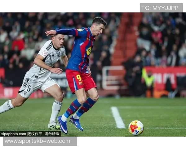 阿斯报预测巴萨欧冠首发阵容莱万继续替补拉菲尼亚重返首发位置 阿斯报预测巴萨欧冠首发阵容莱万继续替补拉菲尼亚重返首发位置